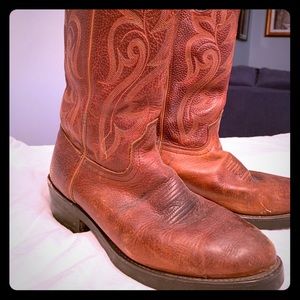 Size 7.5 Durango cowboy boots leather, wood heel